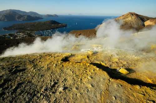 Foto offerta TREKKING NELLE EOLIE, immagini dell'offerta TREKKING NELLE EOLIE di Ovunque viaggi.