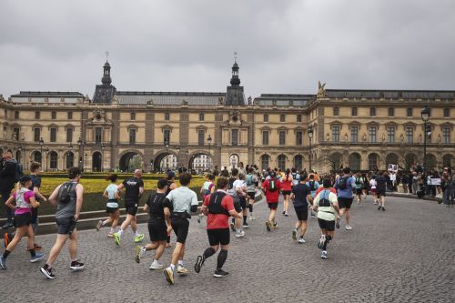 Foto offerta MARATONA DI PARIGI | 42K, immagini dell'offerta MARATONA DI PARIGI | 42K di Ovunque viaggi.